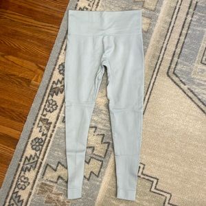 EUC SET ACTIVE x OUAI SCULPTFLEX LEGGINGS LIGHT BLUE MEDIUM